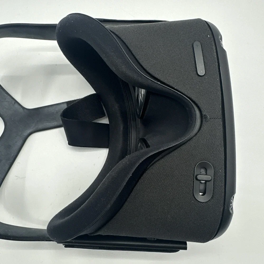 Meta Oculus Quest 1 VR Virtual Reality Headset And MH-B Controllers For Parts